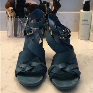 Beautiful Teal Steve Madden Wedges